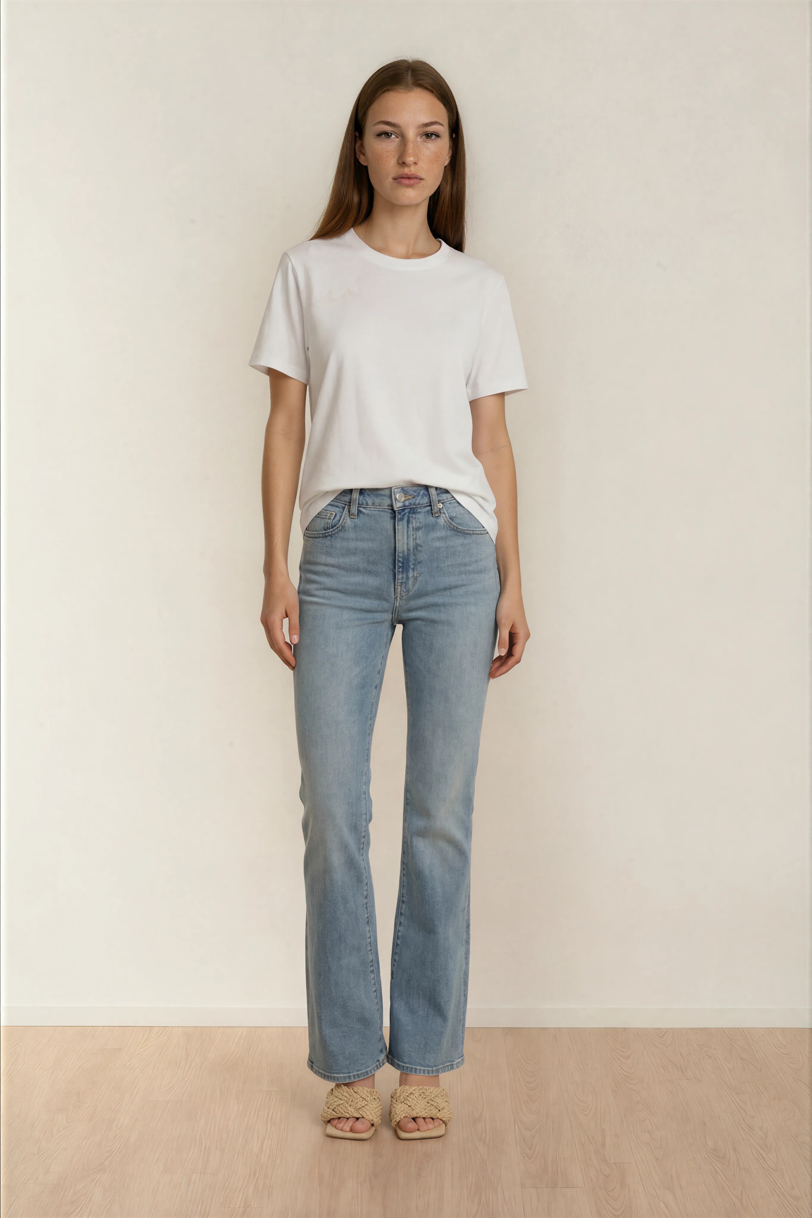ELLA RELAXED FIT CREW NECK SHORT SLEEVE T SHIRT