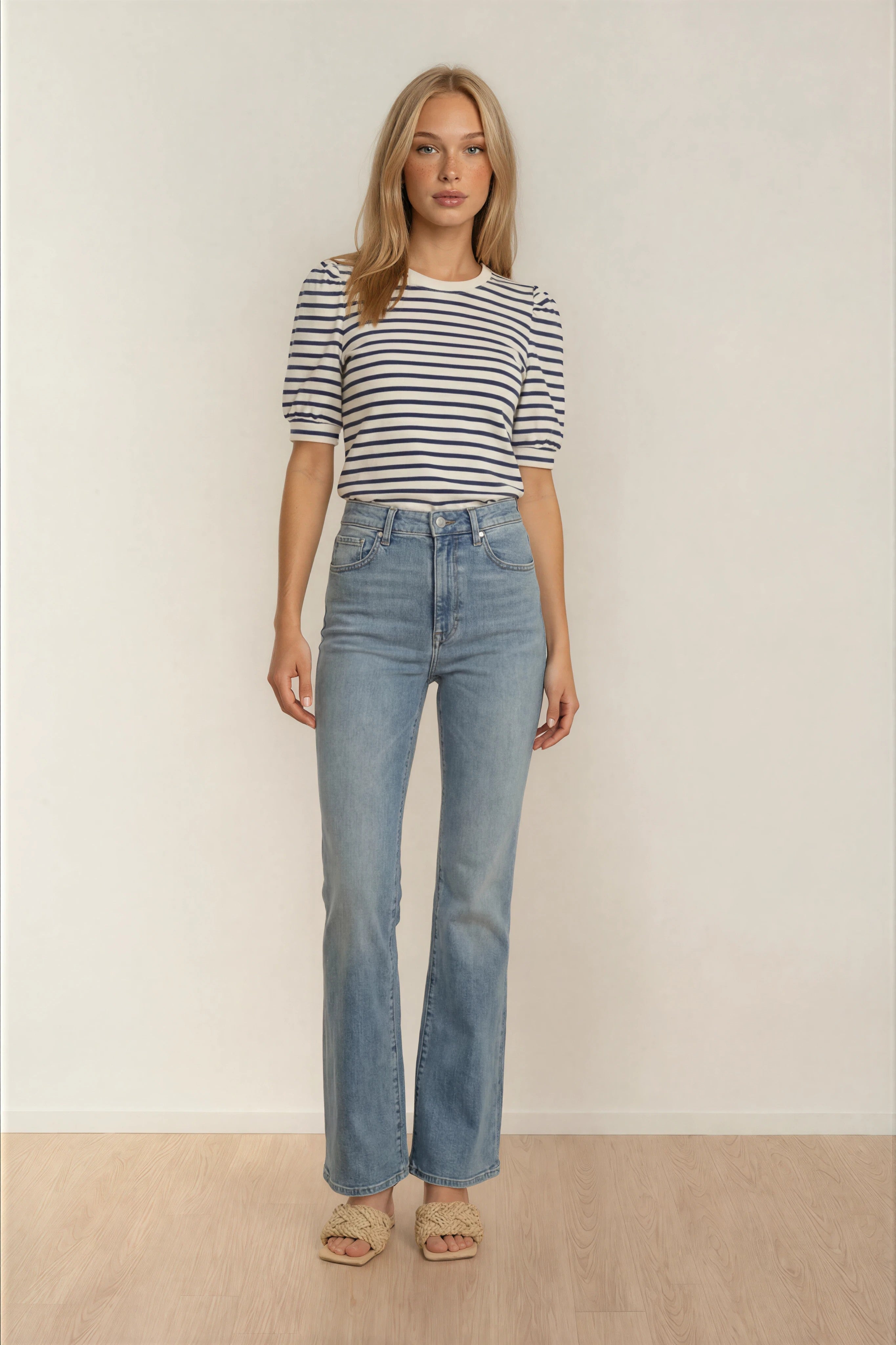 MEGAN CREW NECK SHORT PUFF SLEEVE SLIM FIT T SHIRT