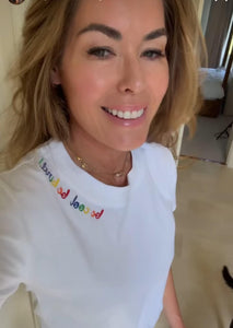 woman wearing a white cotton t-shirt